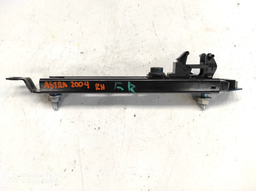 Riel Corredera Cinturon Seguridad Astra 2000/2005 Rh Sedan