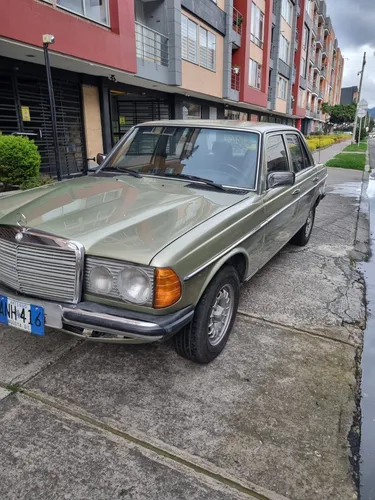 Mercedez 230 E Verde