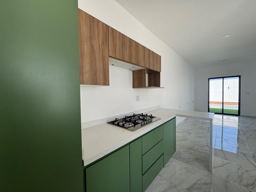 Casa En Venta En Lomas De La Rioja Con Alberca, Roof Garden, 3 Recámaras Y Un Estudio Que Puede Ser 4ta. Recámara, Riviera Veracruzana