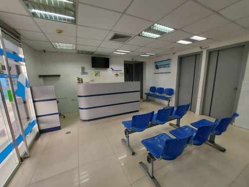 Imagen 2 de 26 de Centro Médico En Venta En El Centro De Maracay
