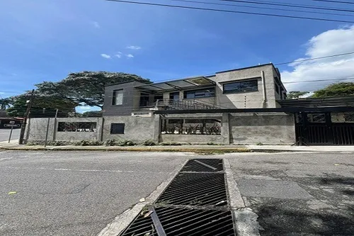Casa En Los Palos Grandes