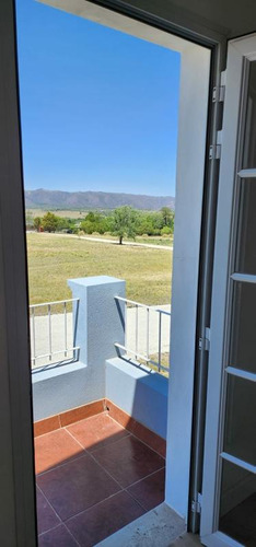 Casa En Venta - 2 Dormitorios 2 Baños - Cochera - 300mts2 - Los Reartes, Córdoba