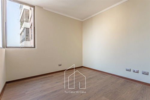 Amplio Departamento En Venta De 2 Dorm. En Ñuñoa