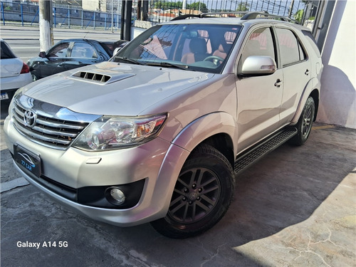 Toyota Hilux SW4 3.0 SRV 4X4 7 LUGARES 16V TURBO INTERCOOLER DIESEL 4P AUTOMÁTICO