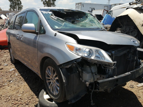 Imagen 3 de 9 de Toyota Sienna Xle Por Partes
