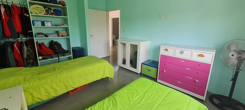 Ph Al Frente De 3 Ambientes Con Jardín, Cochera Y Posibilidad De 4º Dormitorio- En Venta