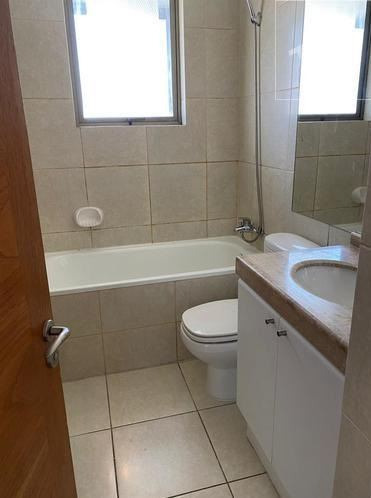 Casa En Venta De 5 Dorm. En Lo Barnechea Avda La Dehesa