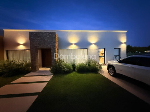 Casa En Venta En La Concepcion, Luján
