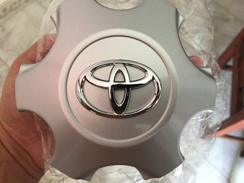 Tapa Centro Rin Toyota Fortuner Hilux Original