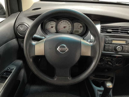 Imagem 11 de 15 de Nissan Livina S 2014