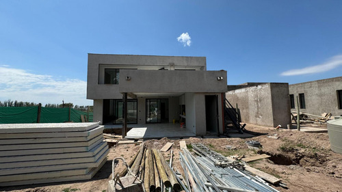 Venta | Casa A Estrenar | Alma Gardenia | 4 Dorm | Piscina
