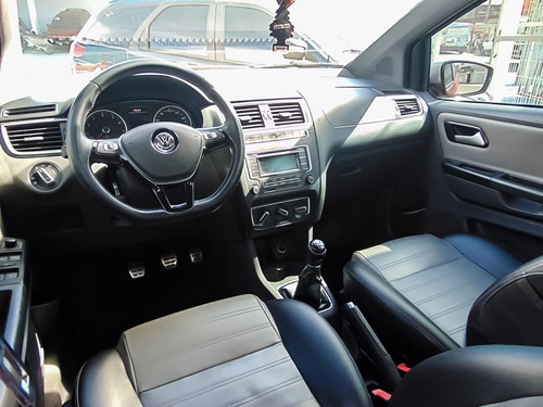 Imagem 5 de 10 de Volkswagen Crossfox 1.6 Msi 16v 2016