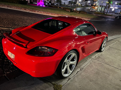 Porsche Cayman Coupé At