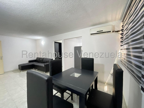 Apartamento En Alquiler En Urbanización Privada Narayola La Morita Amoblado Piso Bajo Listo Para Mudarse Nela 25-17684