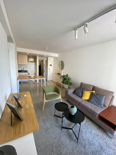 Venta Depto 1 Dormitorio Con Balcon Corrido Al Frente - A Estrenar