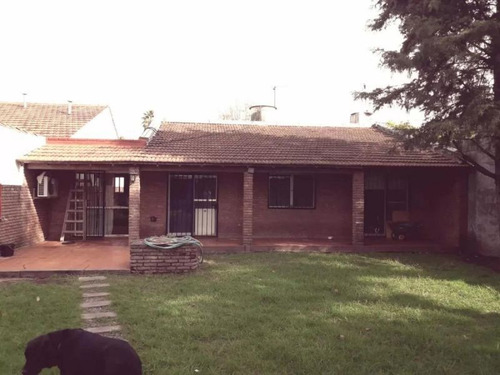 Chalet 4 Ambientes Con Cochera
