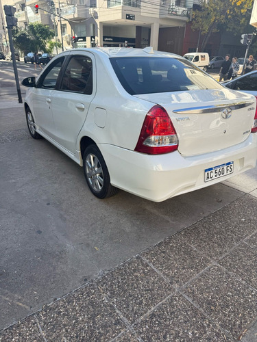 Toyota Etios 1.5 XLS 6M/T
