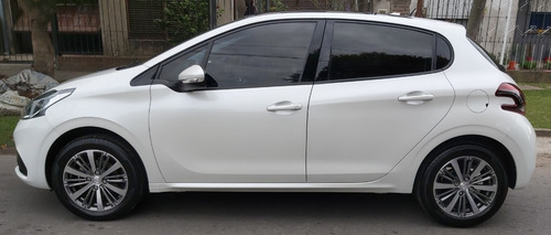 Peugeot 208 1.6 Feline M/t Año 2019