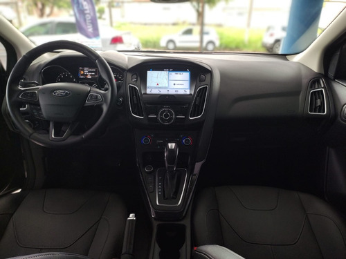 Imagem 10 de 12 de Focus Sedan Titanium 2.0 16v (aut)