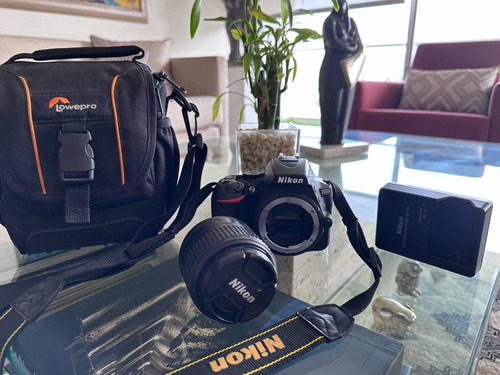  Nikon D5500 Dslr Color Negro+lente 18-55 En Perfecto Estado