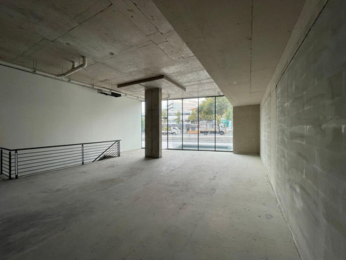 Arriendo Local Comercial, 217,54 M2 Nivel Calle + 196,91 M2