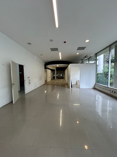 Espacio Adaptable Para Una Amplia Variedad De Usos En Santa Fe/torre 400