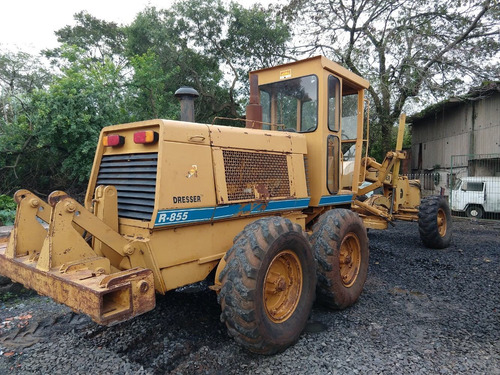 Motoniveladora Komatsu 835