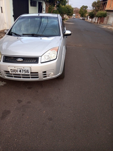 Imagem 1 de 3 de Ford Fiesta 2008 1.0 Flex 5p