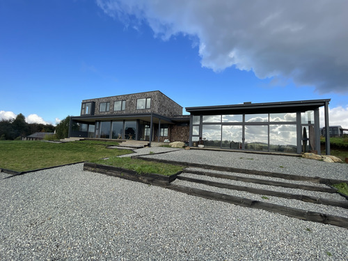 Casa De Lujo En Puerto Varas 6d 7b Y Quincho