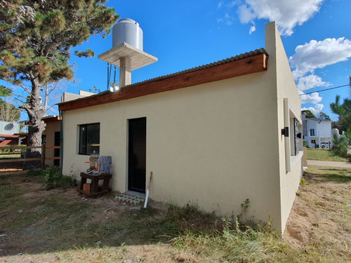 Casa A Estrenar 3 Ambientes Con Parrilla Y Entrada Para Vehículo - Financiada