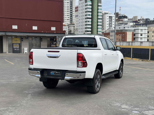 Toyota Hilux 2.8 D-4D TURBO DIESEL CD SR 4X4 AUTOMÁTICO