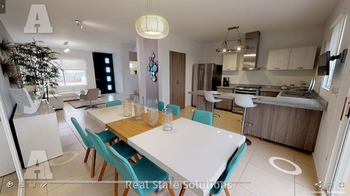 Imagen 7 de 29 de Casa En Venta Incluye 4 Paneles Solares, 3 Recamaras, 2 Niveles, Av. Petempich, Playa Del Carmen