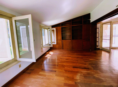 Imagen 12 de 24 de Venta Casa Con 3 Dormitorios, 3 Baã¿â±os, Piscina Y Jardã¿ân En Carrasco Sur A Cuadras De La Rambla
