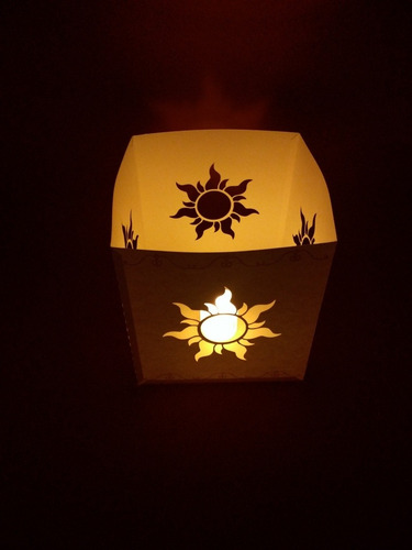 Lanterna Enrolados ( Rapunzel ) Quadrada Com Vela Led