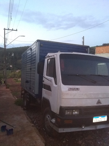 Imagem 3 de 3 de Caminhão Agrale