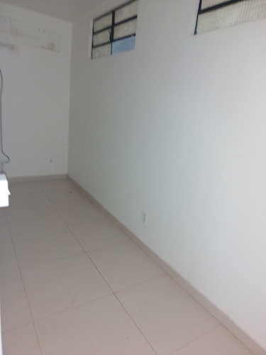 Aluga-se Sala Comercial Para Escritórios, Estúdio, Beleza E Estética