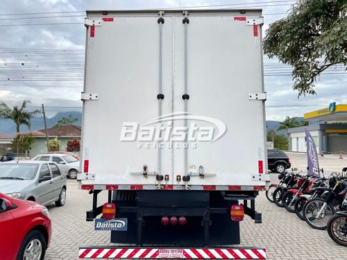 Imagem 5 de 15 de Ford Cargo 815e - 2010 - Bau Refrigerado 6.05m - 418.000km