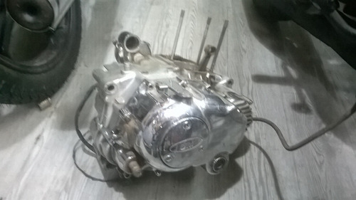 Motor Moto Um Renegade Para Repuesto. Solo Parte Inferior (Usado)