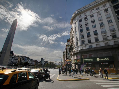 Saenz Pena Roque Av. 995 5º