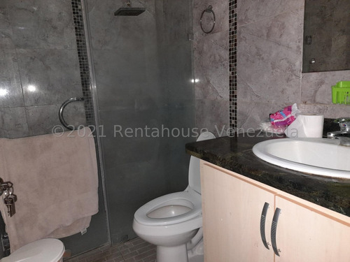 Imagen 20 de 25 de Casa Duplex Remodelada En Venta Urb Orticeño Estef 21-27270