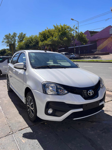 Imagen 1 de 8 de Toyota Etios 1.5 Sedan 4 P Xls At Ok Up