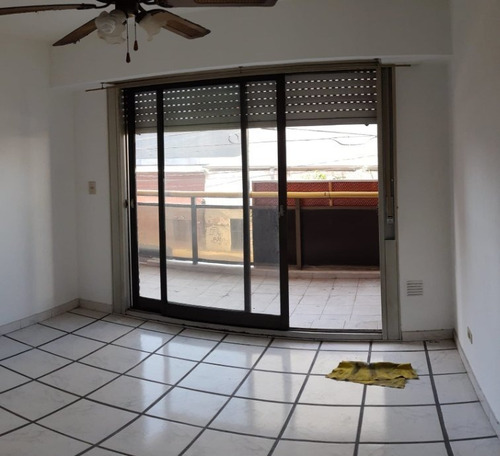 Imagen 5 de 10 de Departamento De 2 Ambientes Al Frente En Venta - Moron Norte