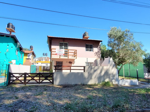 Duplex Al Frente En Exelente Ubicacion