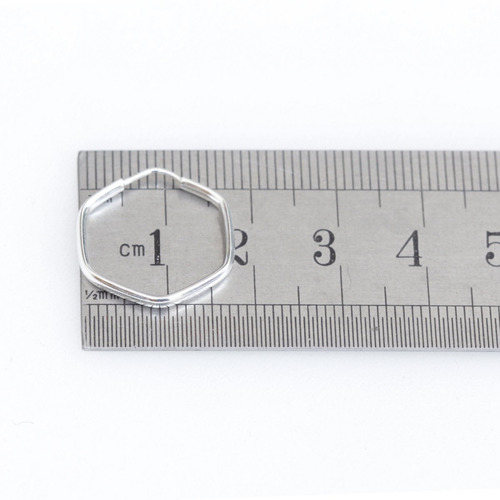 Imagem 3 de 4 de Argola Brinco Pequena 18mm Hexagonal Prata 925 Unissex