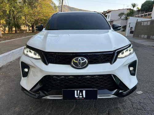Toyota Hilux SW4 2.7 SR 7 LUGARES 4X2 16V FLEX 4P AUTOMÁTICO