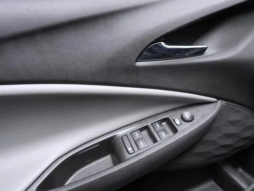Chevrolet Onix 1.0T Premier Hatch At