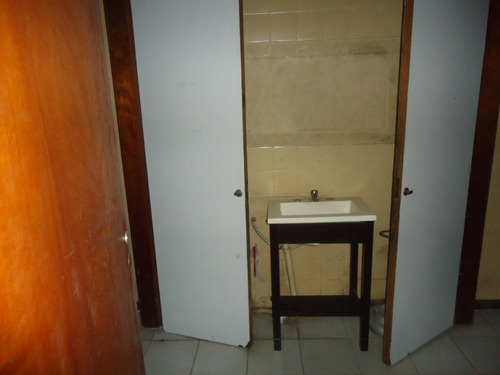 Imagen 5 de 12 de Local En Alquiler En Ituzaingo Norte