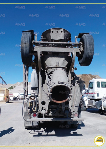 Imagen 4 de 10 de Camión Revolvedora De Concreto Peterbilt 2004