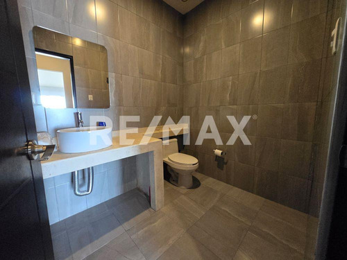 Departamento De Lujo En Venta Con Terraza, 3 Recámaras Y Roof Top Con Vistas