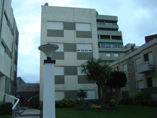 Departamento De 3 Ambientes,cochera Comun,parrilla, Centro